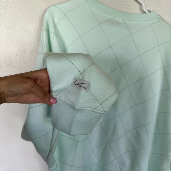 Nike mint green NEW with tags crewneck. - Picture 4 of 6